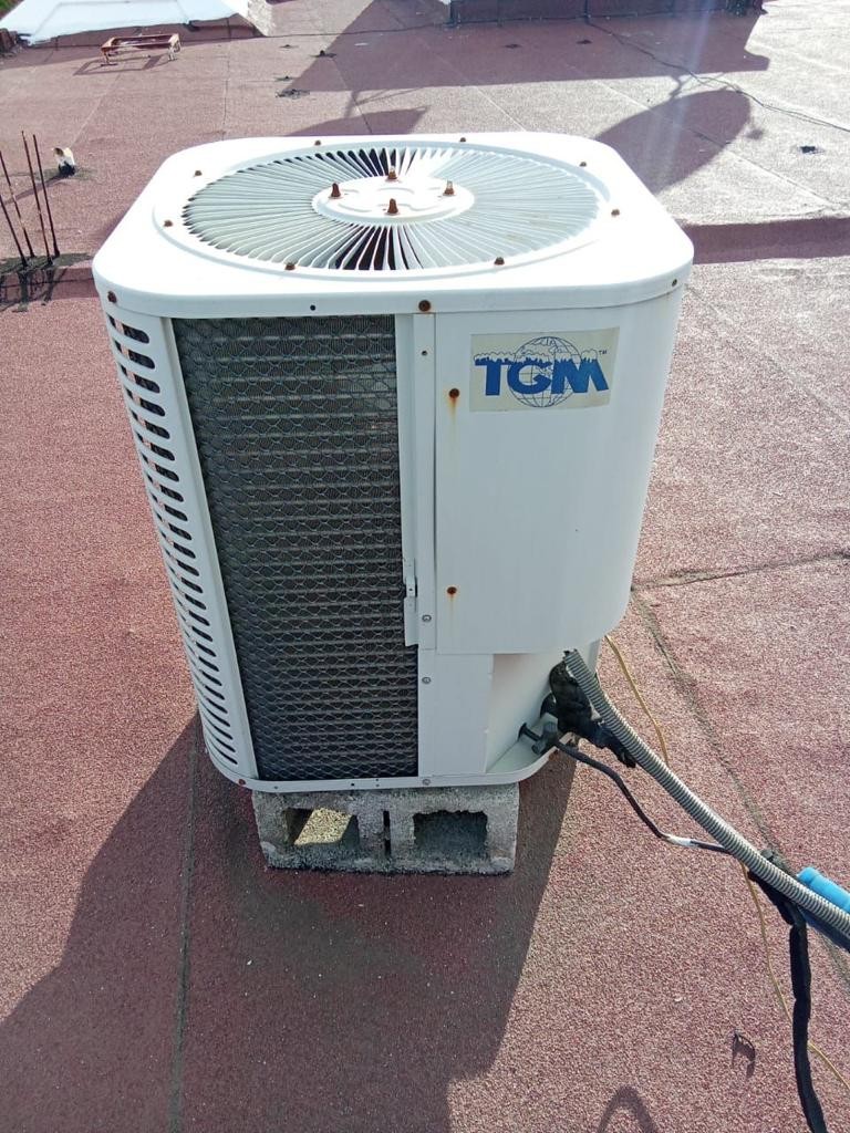 otros electronicos - Aire acondicionador TGM 48 mil BTU