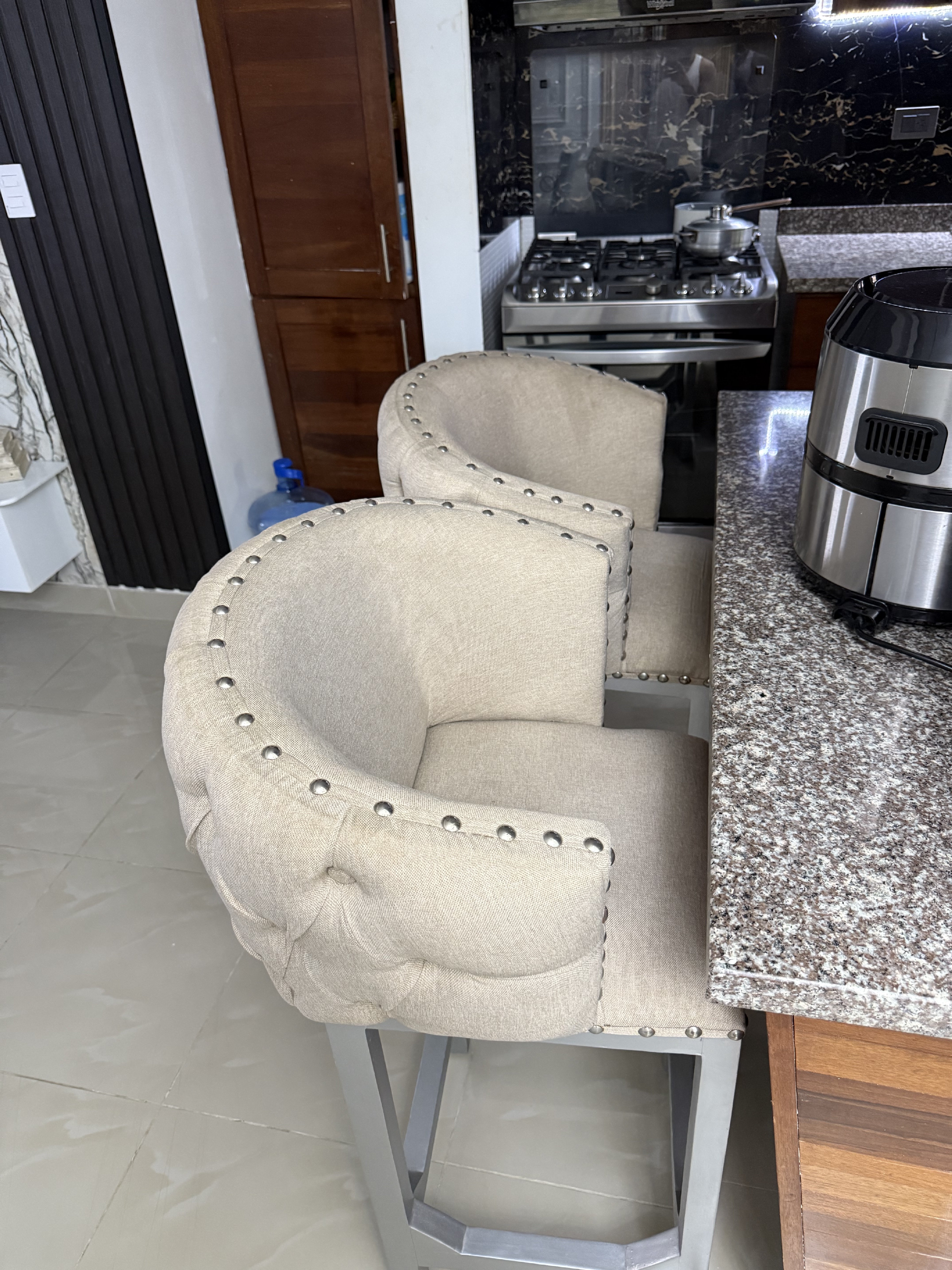 muebles y colchones - vendo juego de comedor/ muebles/ sillas del desayunador  3