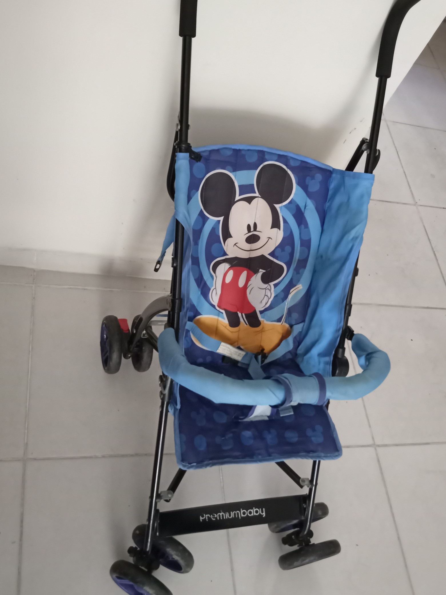 coches y sillas - Hermoso coche Mickey mouse para bebés.