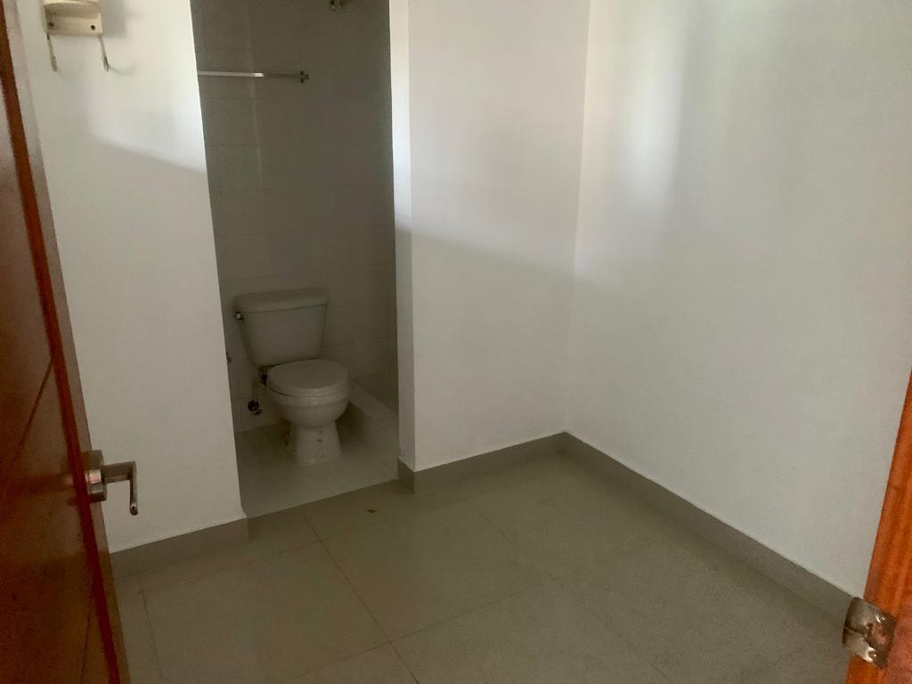 apartamentos - Apartamento en Venta en Evaristo Morales 4