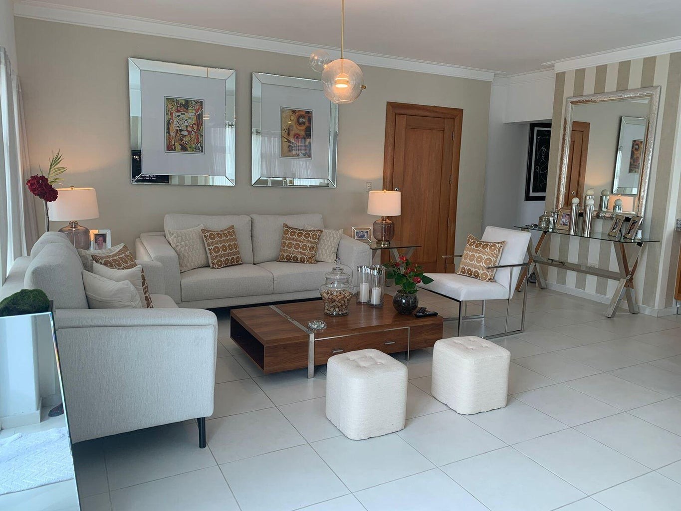 apartamentos - Apartamento en Alquiler Hermoso de Tres Habitaciones. 0