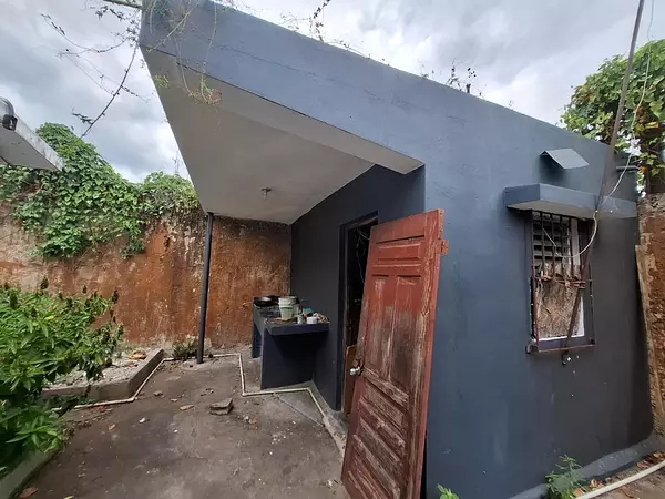 casas - Vendo casa comercial en costa azul 10