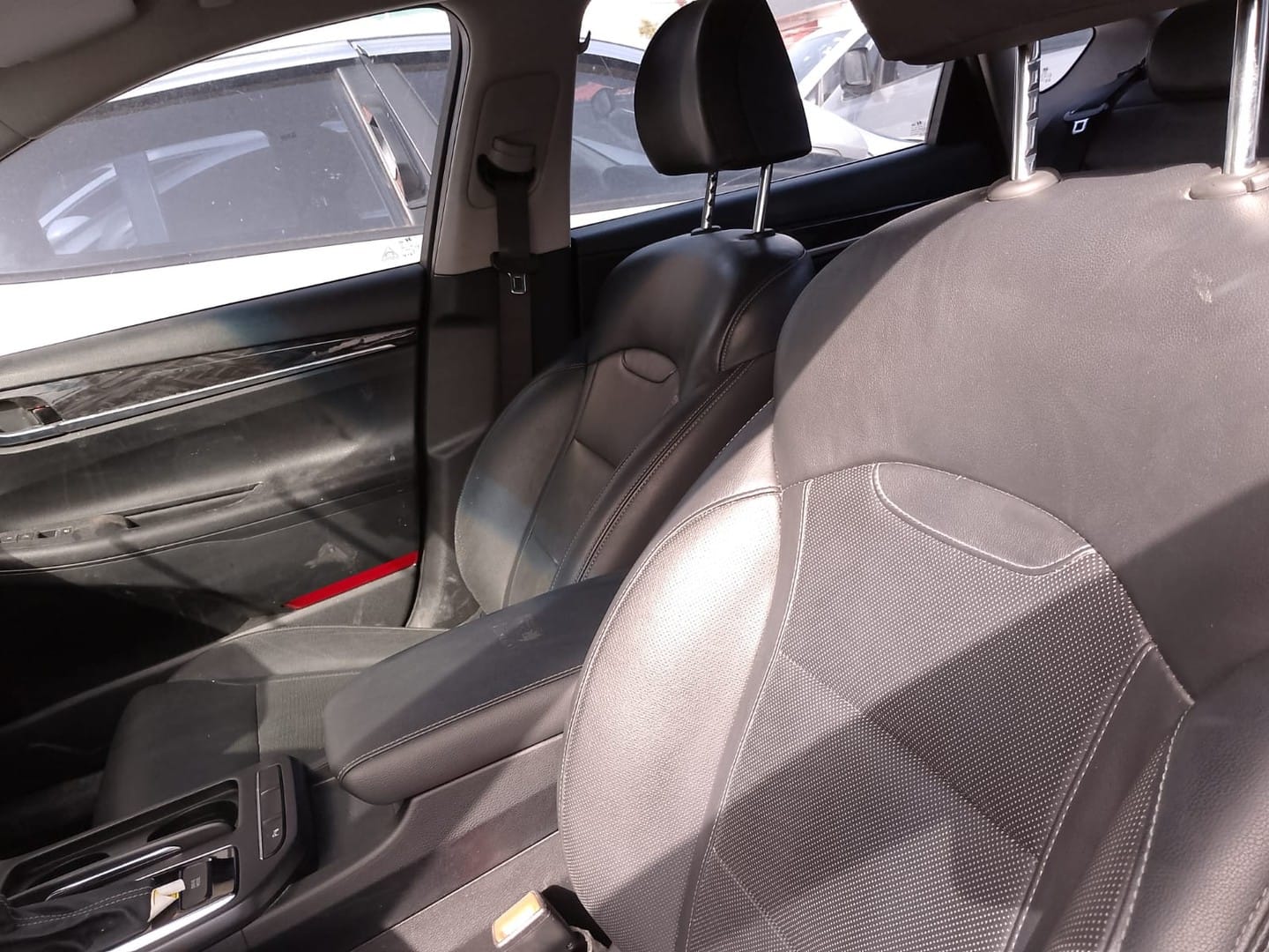 jeepetas y camionetas - HYUNDAI GRANDEUR 2018 BLANCO DESDE: RD$895,100.00  4