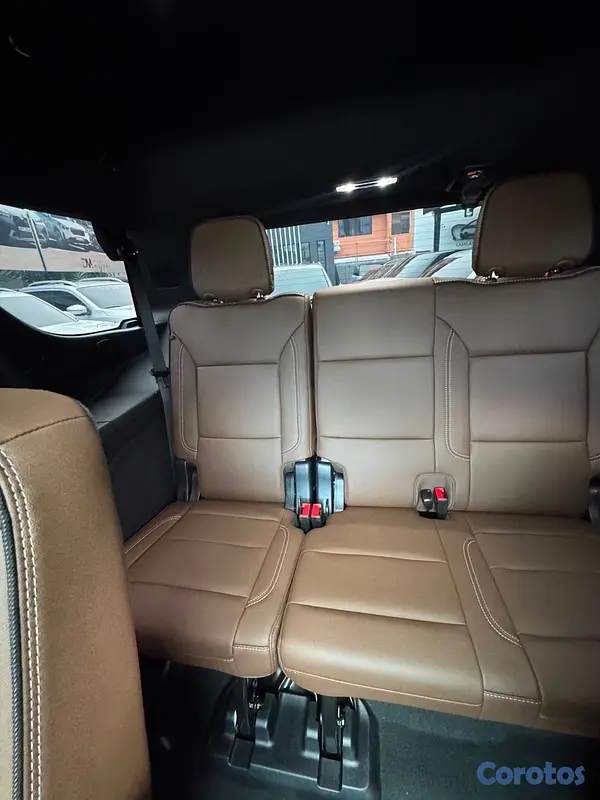jeepetas y camionetas - Chevrolet Tahoe High Country Duramax 2025
 12