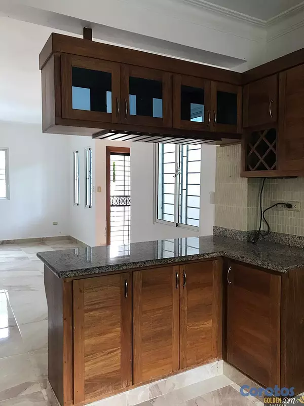 casas - Casa Económica En Venta En Residencial Cerrado En  8