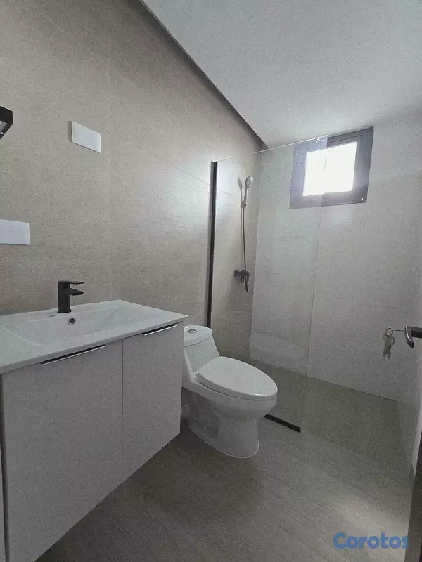 apartamentos - Apartamento en Alquiler, Primer Nivel con Linea Blanca Incluida.
 6