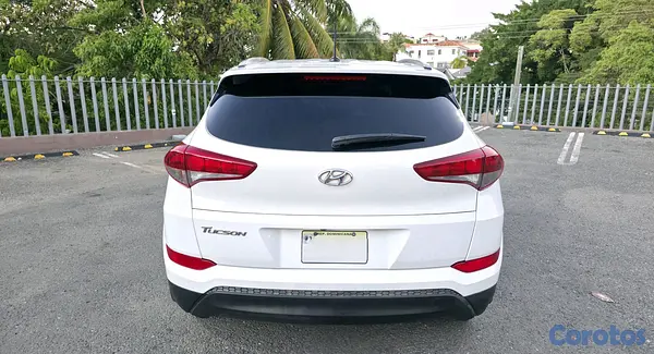 jeepetas y camionetas - Hyundai Tucson 2017 SE  6
