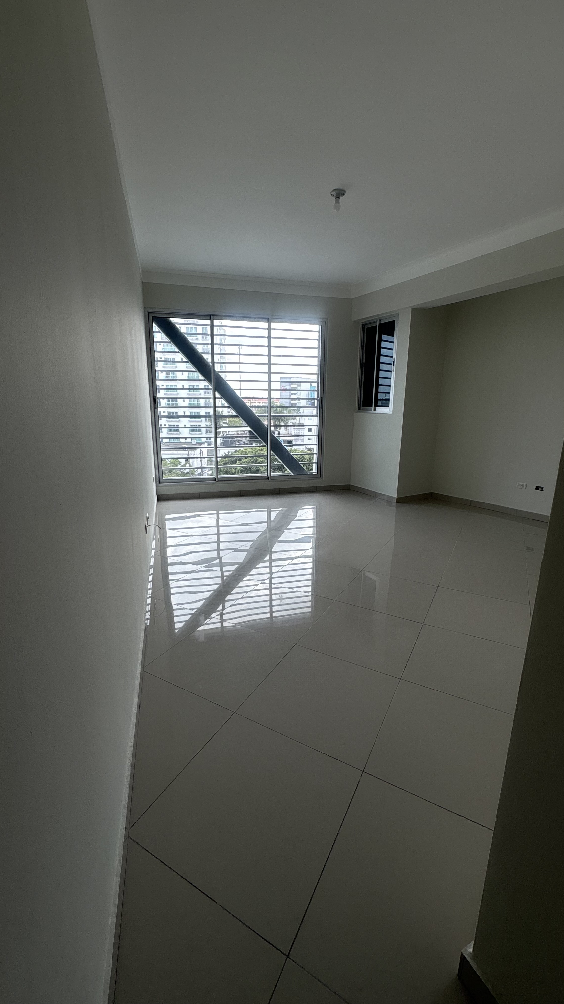 apartamentos - VENDO apartamento remodelado en Serralles 8