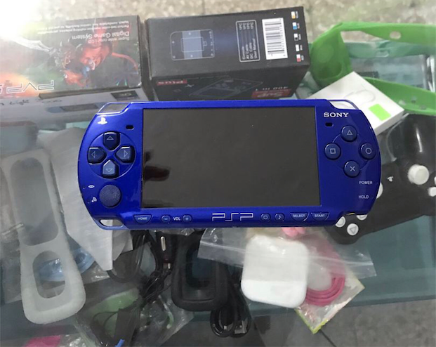 consolas y videojuegos - Psp slim azul 