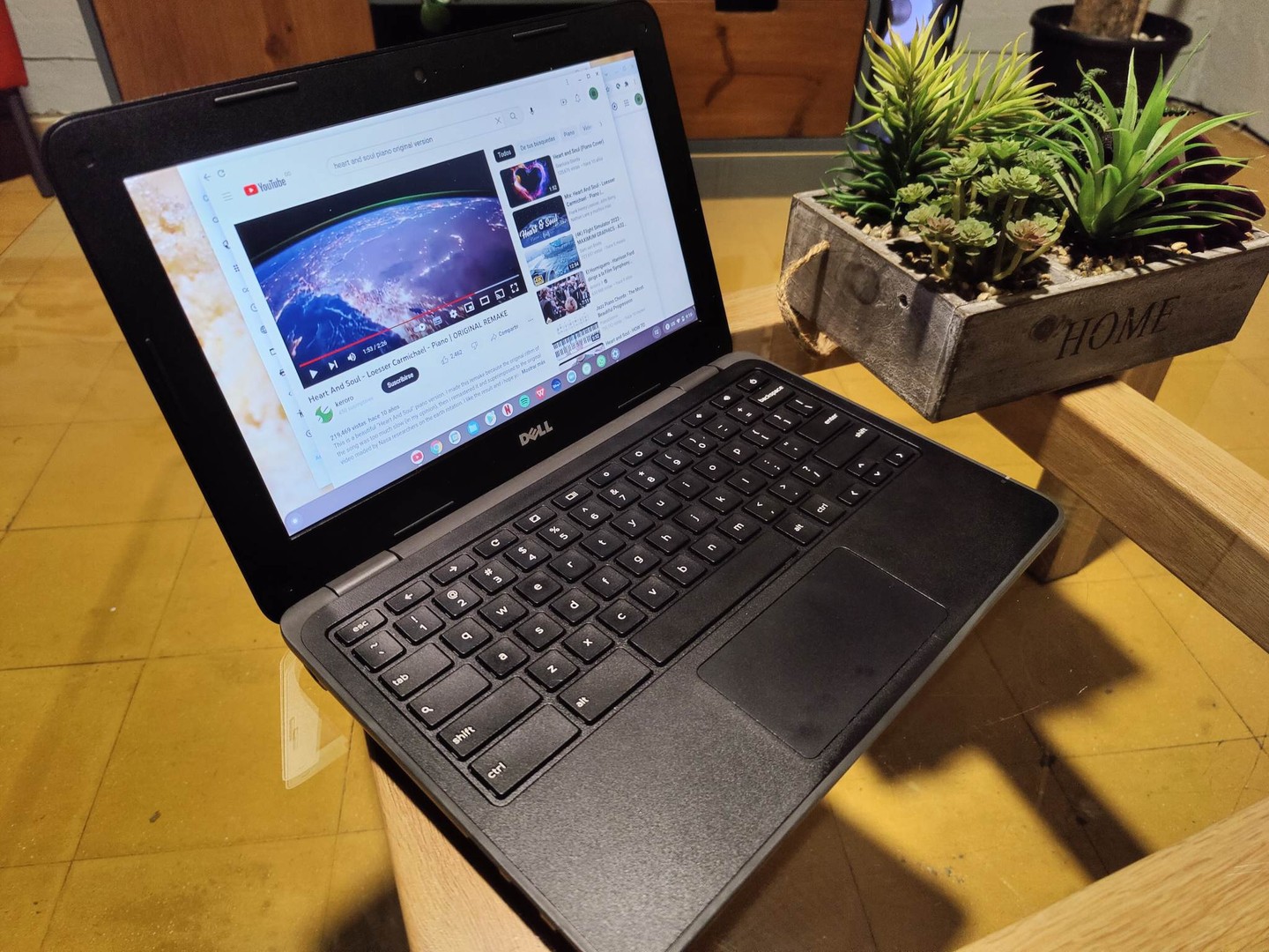 computadoras y laptops - DELL de 12 pulgadas disco de 16GB y 4GB de ram Windows 10