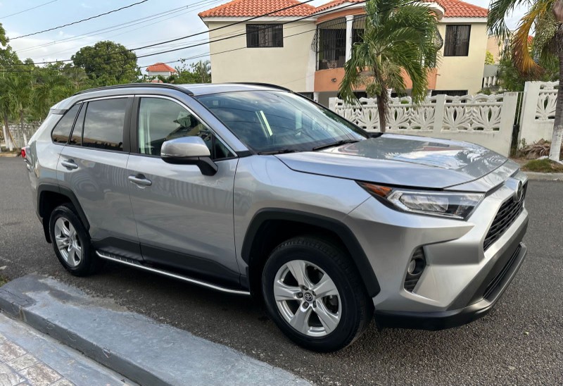 jeepetas y camionetas - Toyota rav4 2019 3