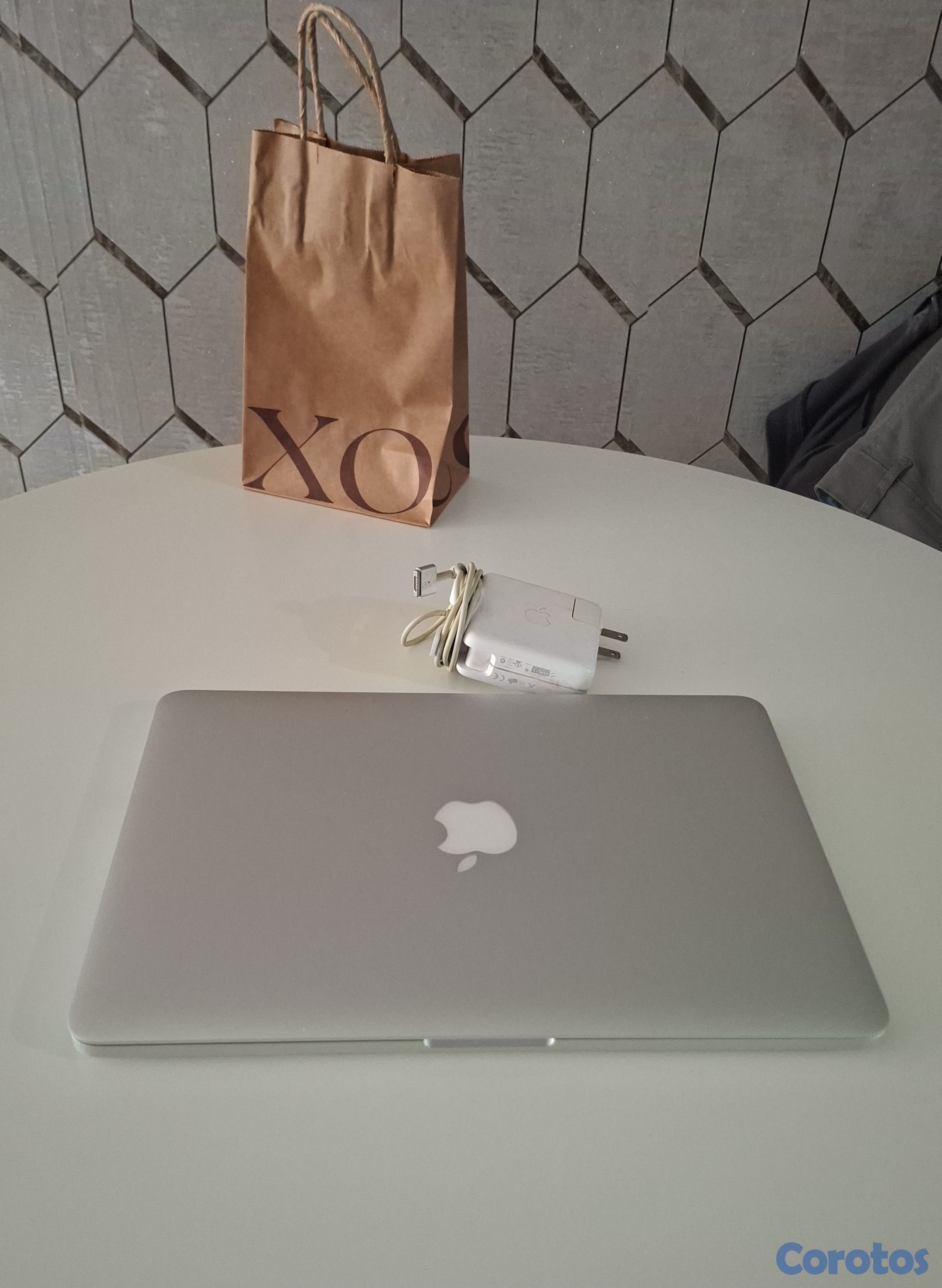 computadoras y laptops - MACBOOK 2014, de 13" EXCELENTES CONDICIONES (NEW) 1