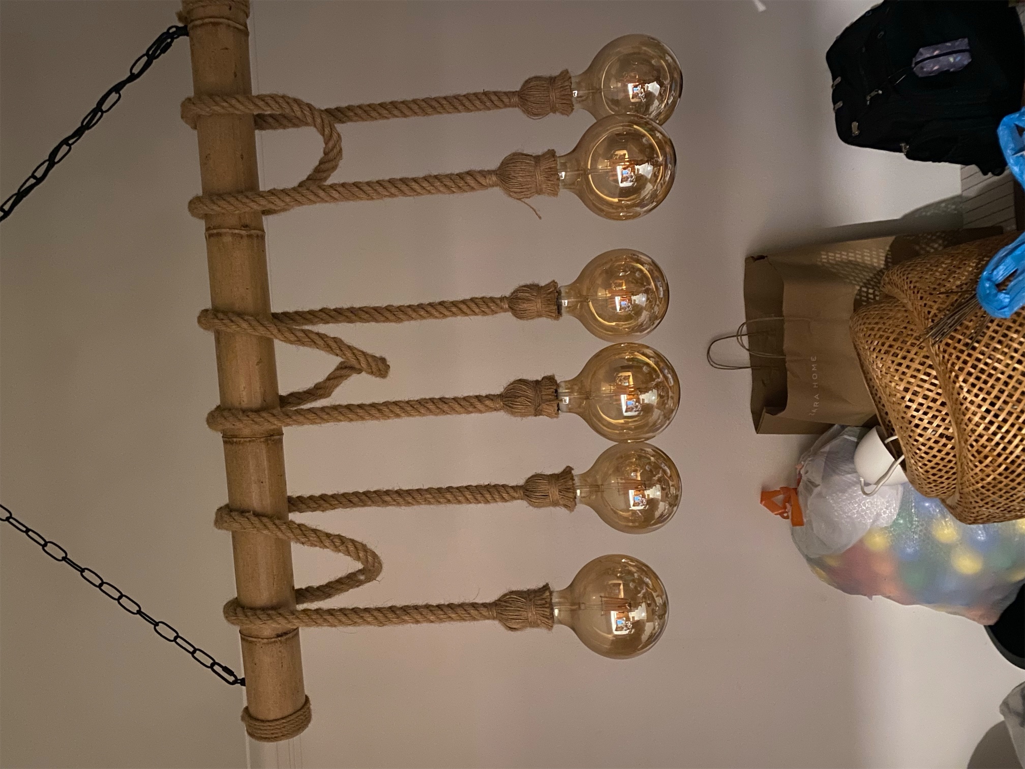 decoración y accesorios - Lámpara de techo colgante rústica madera y soga. 2