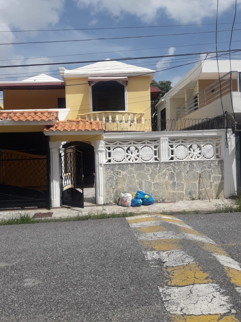 casas - Excelente casa en la autopista de San Isidro residencial brisa oriental 
