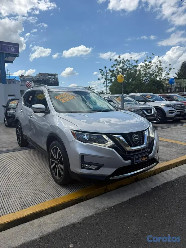 jeepetas y camionetas - Nissan Rogue SL 2020 8