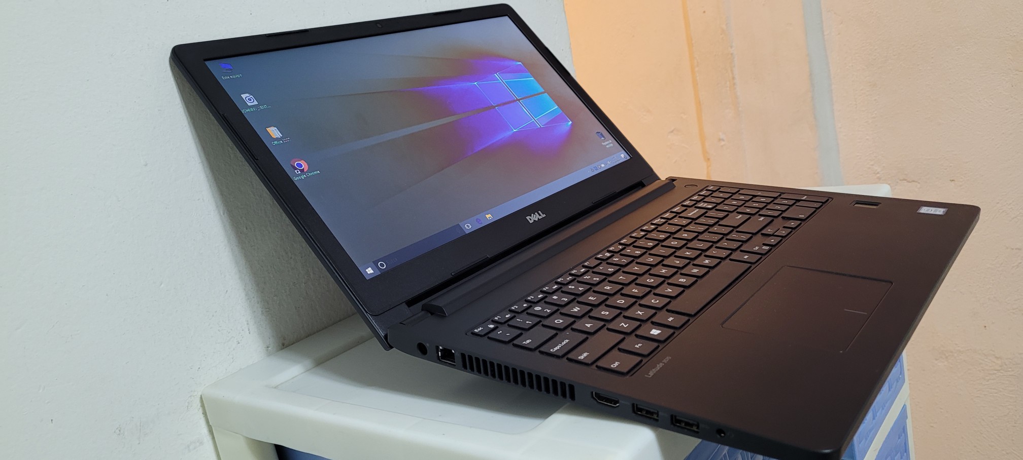 computadoras y laptops - Dell 3590 17 Pulg Core i5 8va Gen Ram 8gb Disco 256gb SSD hdmi 1