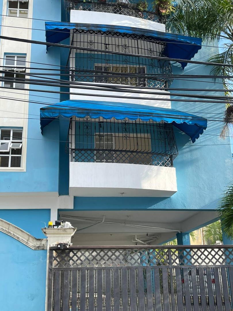 apartamentos - Apto en El Millon
RD$9.5MM
135 m^2
Edificio 4 niveles, 1er nivel parqueos SIN as 3