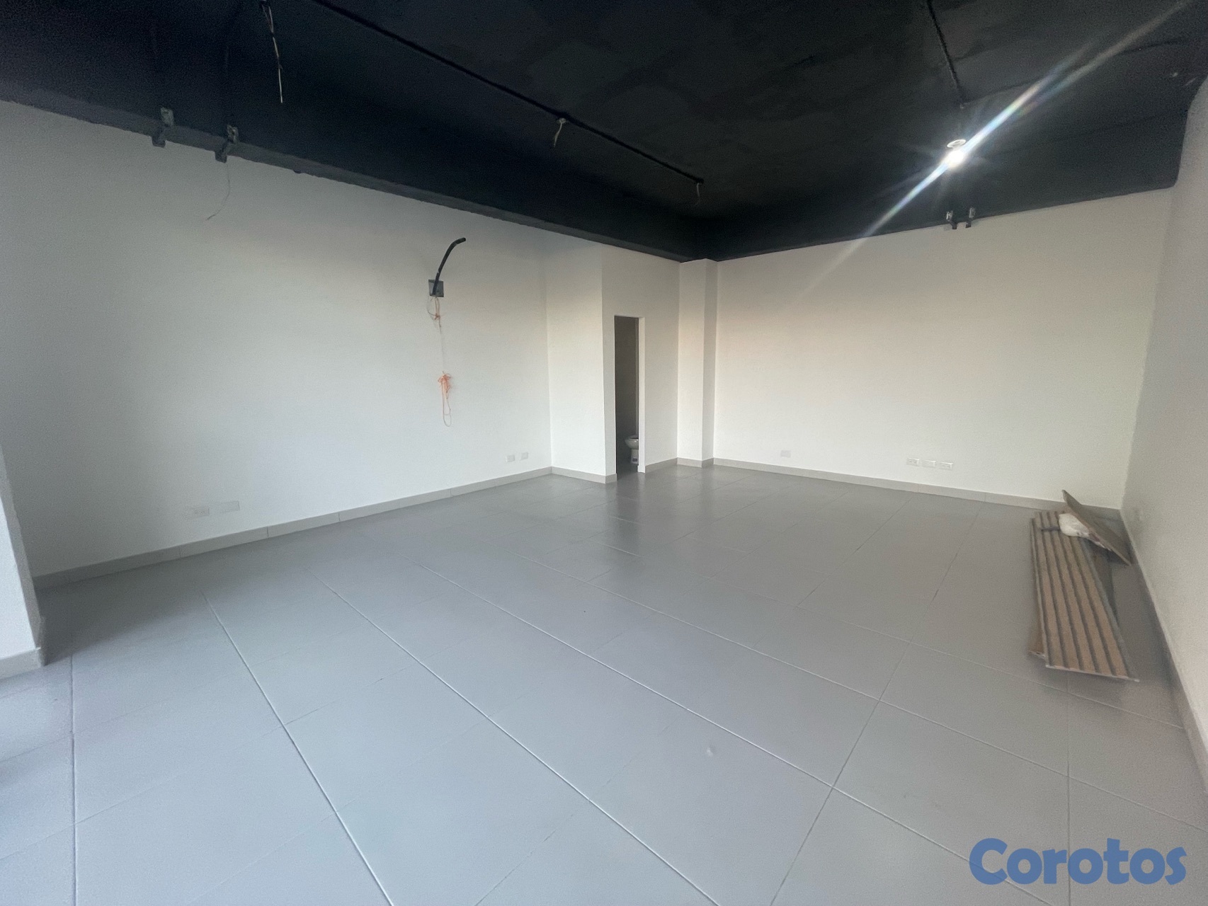 oficinas y locales comerciales - Locales en alquiler en El Millón desde 25-70 mts  2