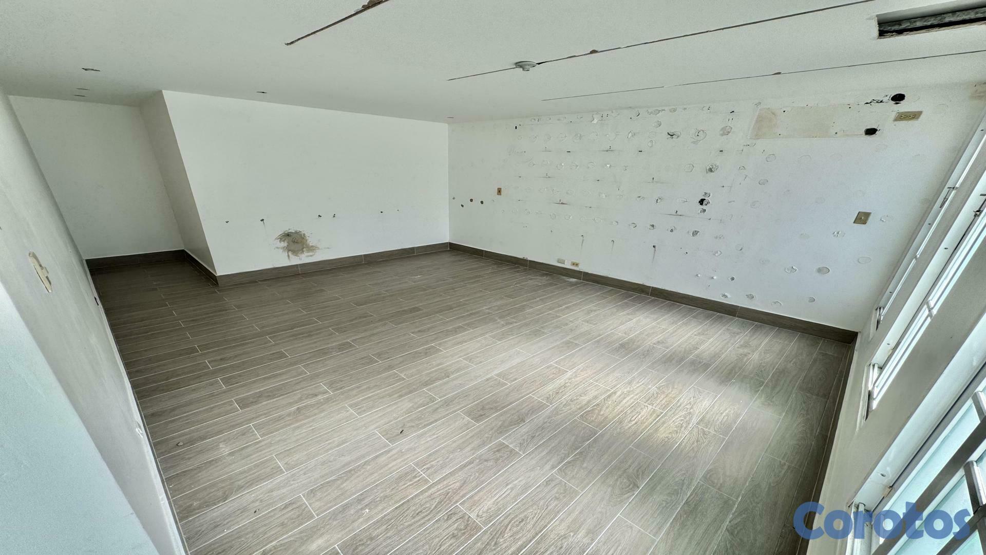 oficinas y locales comerciales - Local Comercial en Los Cacicazgos 5