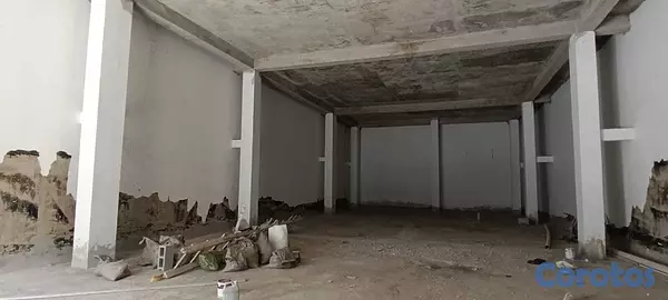 oficinas y locales comerciales - Alquilo Amplio Local de 250 mts en Piantini, Excelente Punto Comercial 4