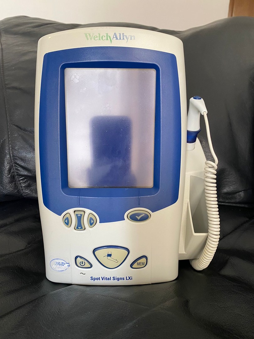 equipos profesionales - SE VENDWelch Allyn SPOT Vital Signs LXi and Otoscope and Ophthalmoscope Wall Uni