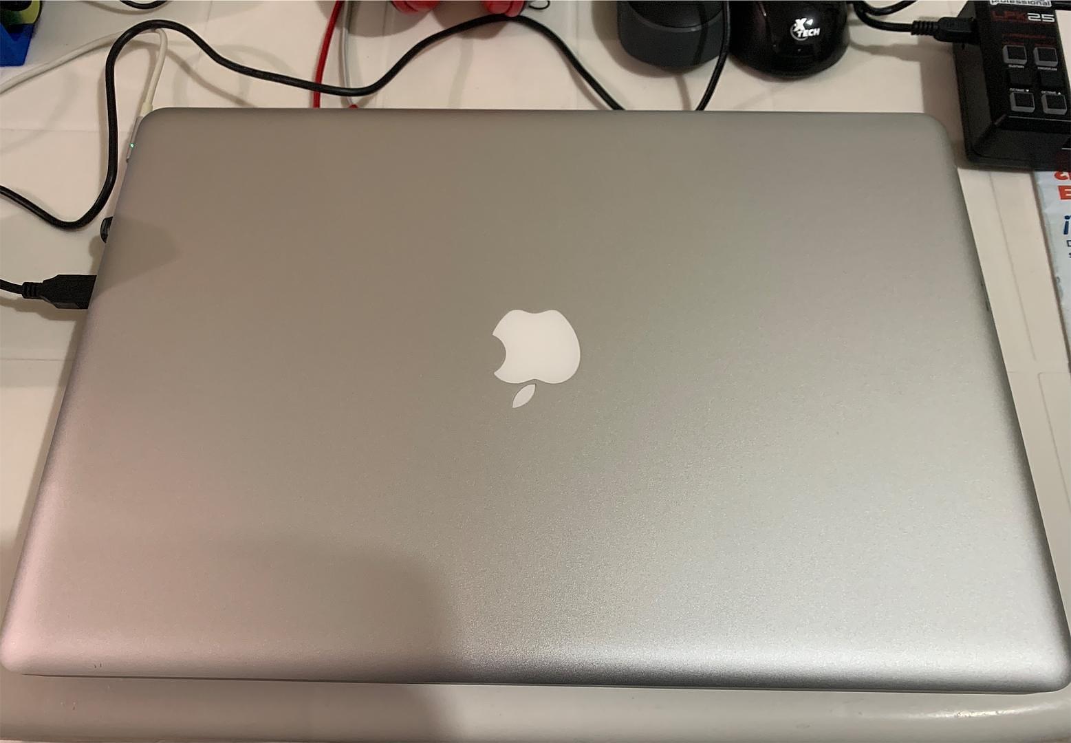 computadoras y laptops - Macbook Pro 17 Pulgadas Mid 2009 3