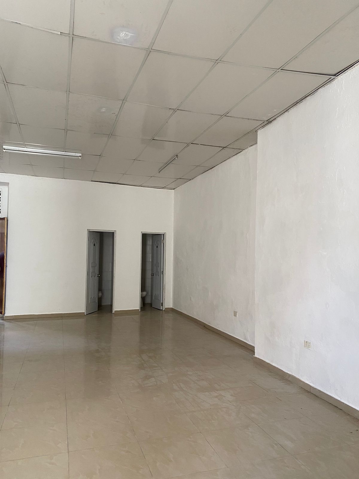 oficinas y locales comerciales - Alquiler Local Comercial, Zona Colonial 2