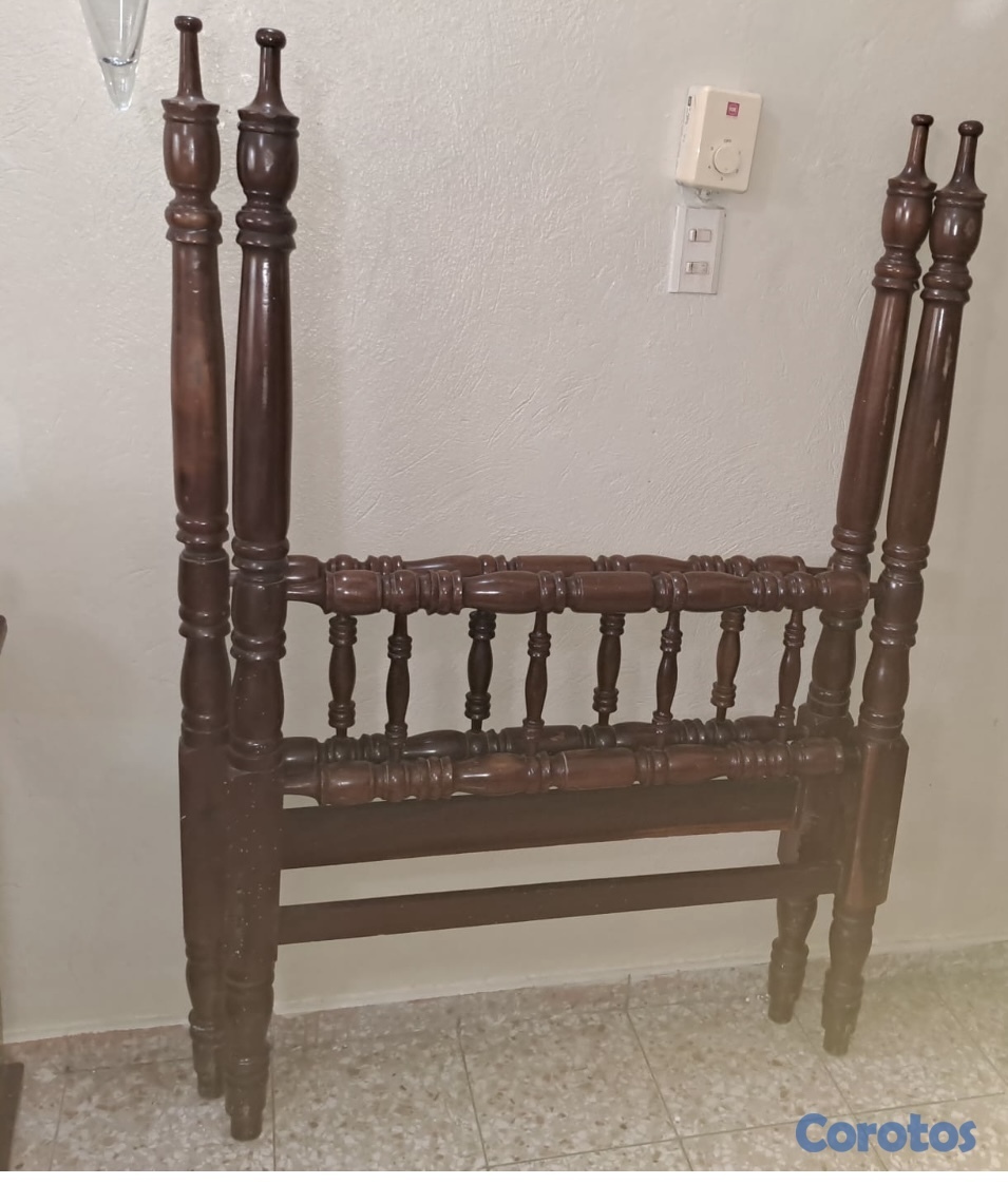 muebles y colchones - Juego de espaldar para una cama twin, le falta las 3