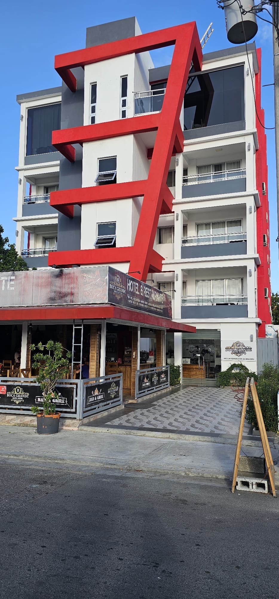 otros inmuebles - venta de hotel en boca chica con 24 habitaciones Santo Domingo  0