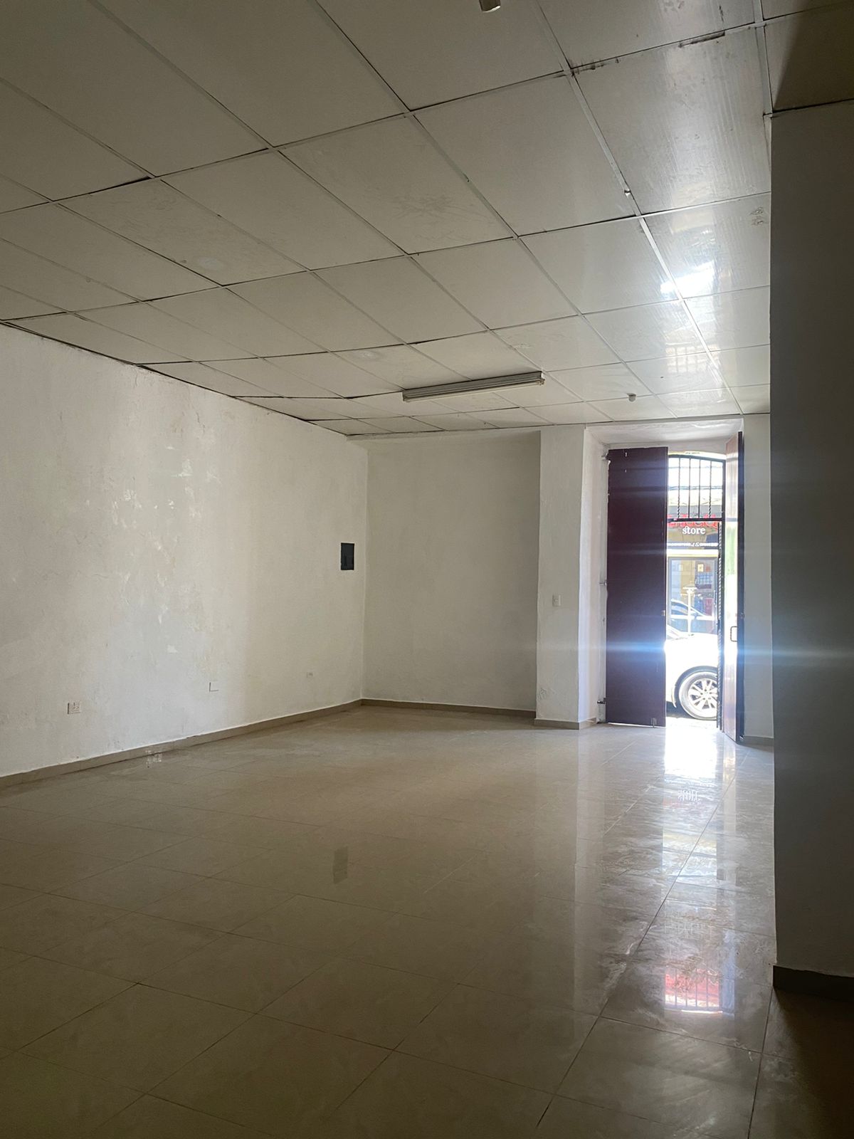 oficinas y locales comerciales - Alquiler Local Comercial, Zona Colonial 3