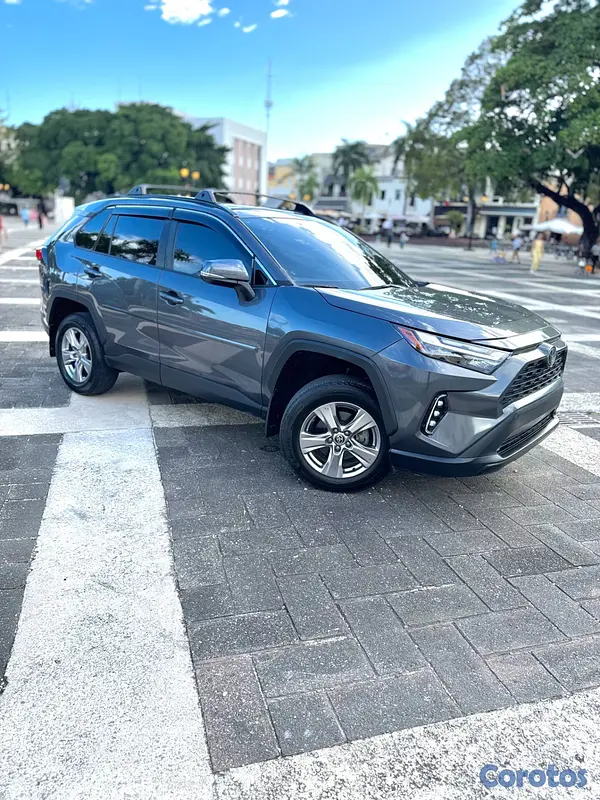 jeepetas y camionetas - Toyota RAV4 XLE 2023 11