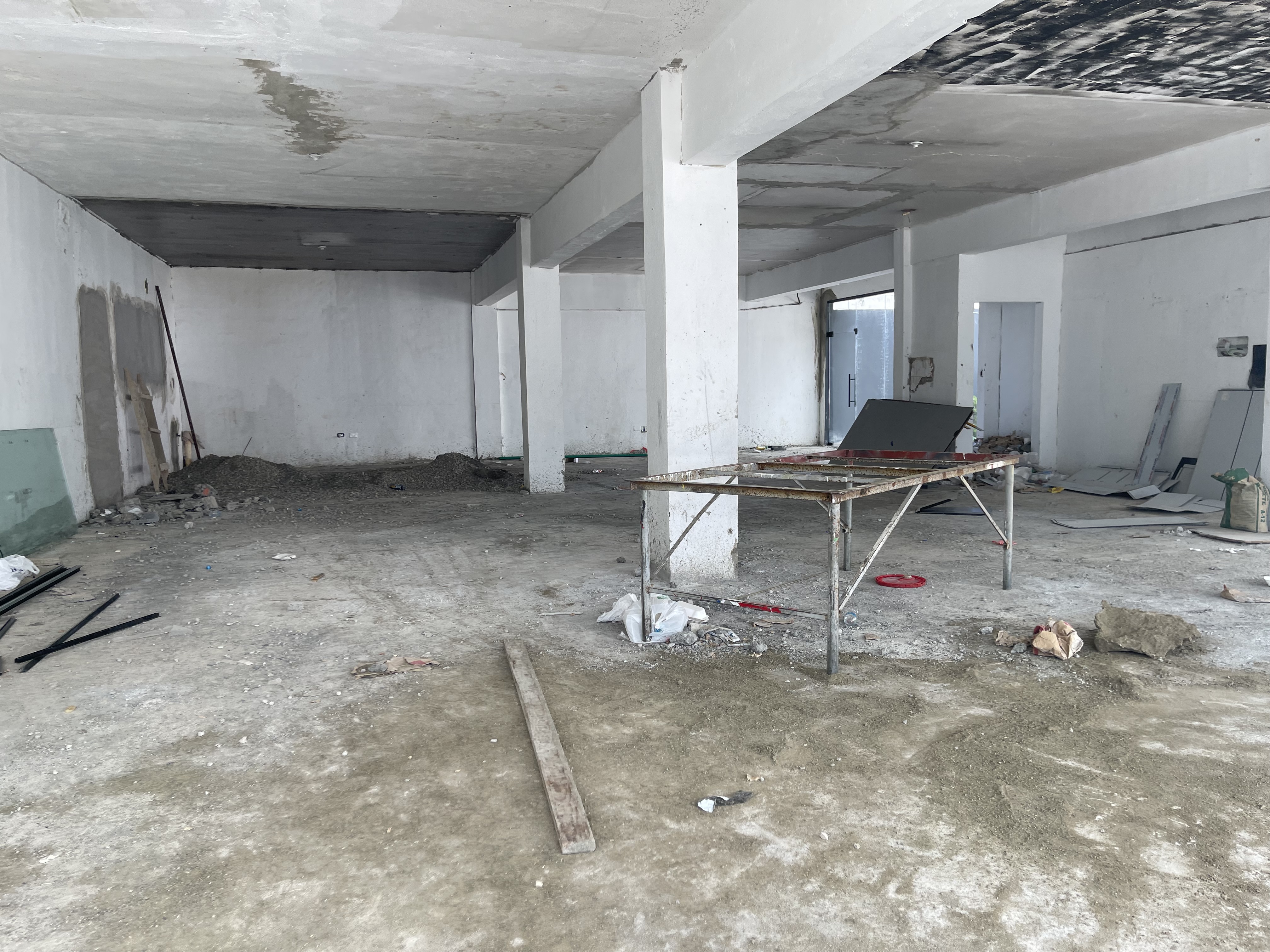 oficinas y locales comerciales - Alquiler local esquinero en Naco  3