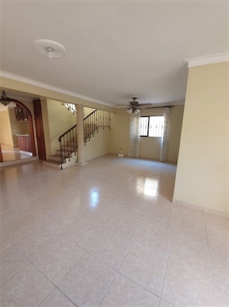 casas - Venta de casa en Arroyo Hondo cerca del jardín botánico Distrito Nacional  1