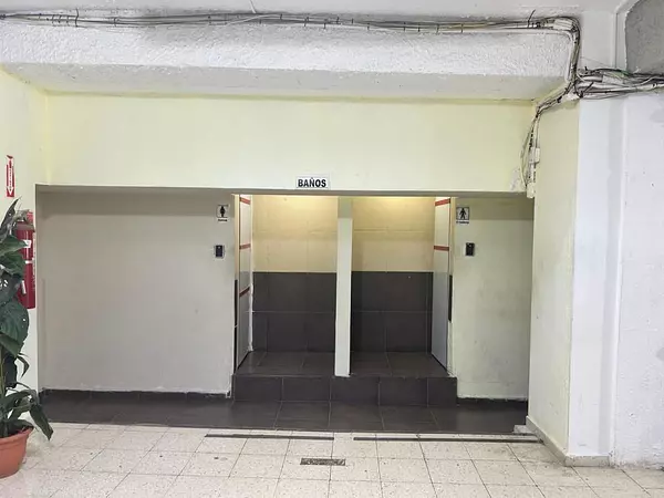 oficinas y locales comerciales - Edificio en ZONA COLONIAL 9