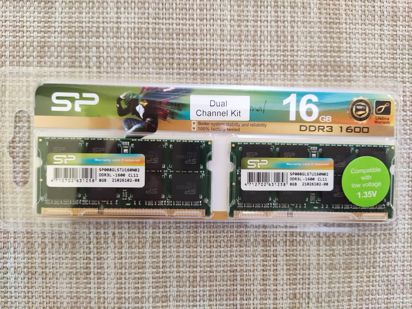 computadoras y laptops - Memorias RAM DDR3 1600 10661 1333 16 GB (2x8GB) 204 pin 1.5v /1.35 Silicon power