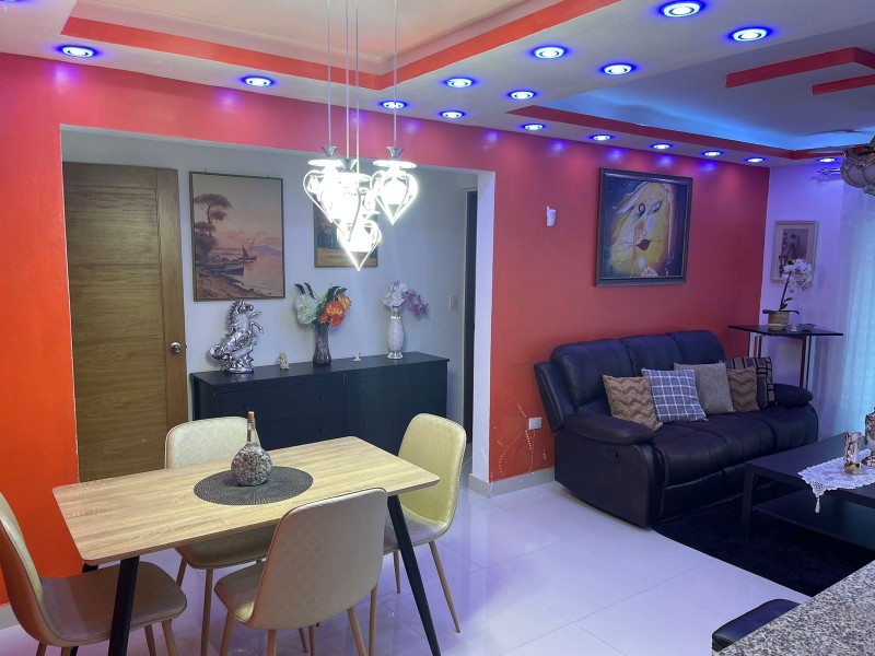 apartamentos - Hermoso y confortable apartamento 3ro piso. Dos parqueos