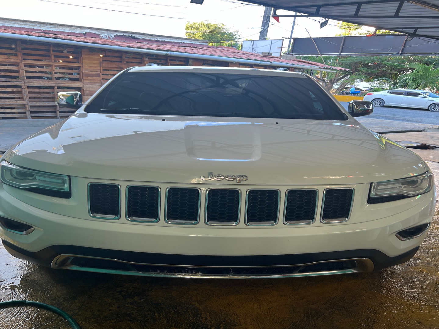 jeepetas y camionetas - Venta de Jeep Grand Cherokee limited 2015 
De la casa. 2