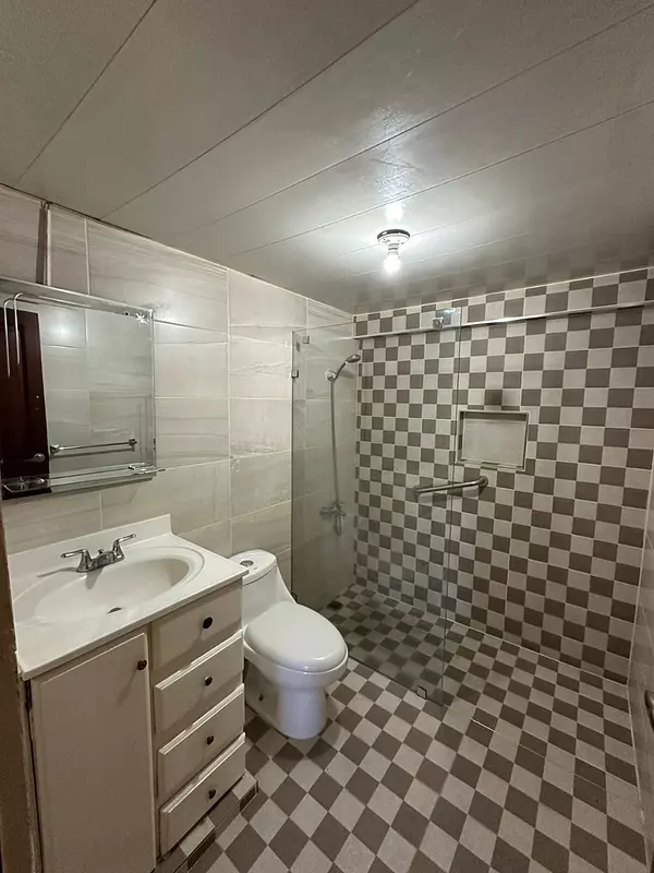 apartamentos - Apto en El Millon
RD$9.5MM
135 m^2
Edificio 4 niveles, 1er nivel parqueos SIN as 6