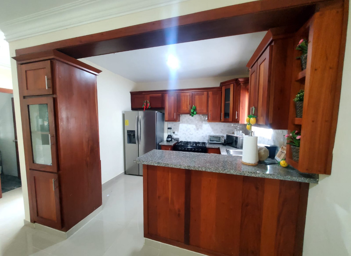 casas - CASA HERMOSA  EN STO DGO ESTE DE 2 NIVELES 220m2  1
