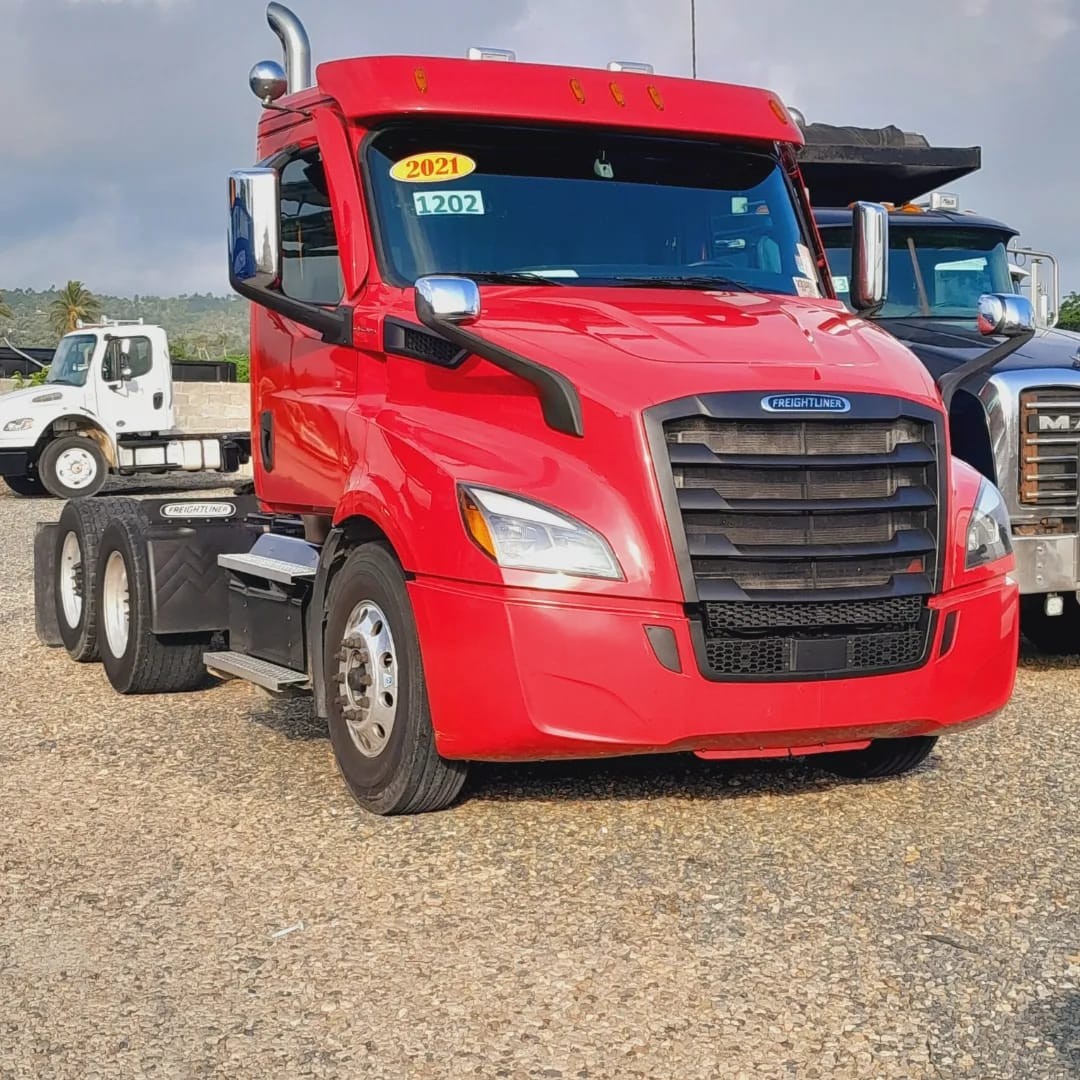 camiones y vehiculos pesados - FREIGHTLINER CASCADIA año 2021