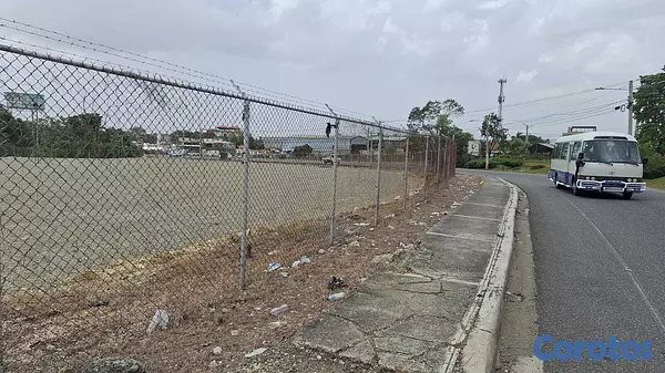 solares y terrenos - Solar en la Aut. Duarte Esquina Carretera Merca Sa 11