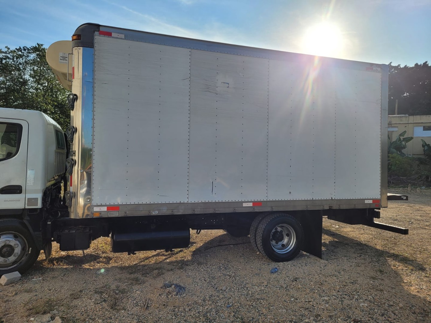 camiones y vehiculos pesados - Vendo traspaso de camion mitsubishi año 2014. $750,000 negociable. 3