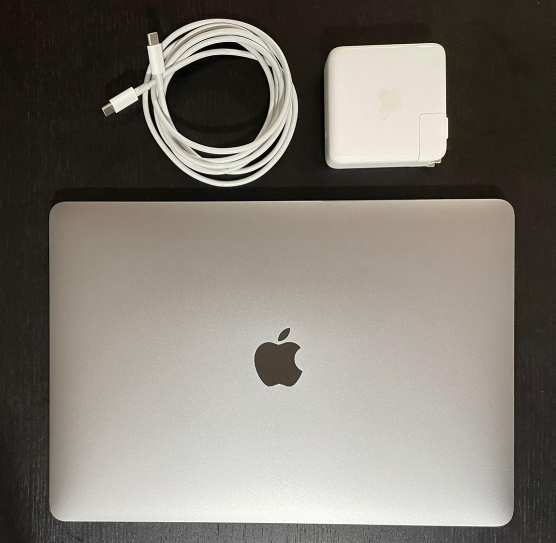 computadoras y laptops - MacBook Pro 2020  13.3 de 2 tera y 32 de RAM i7 4