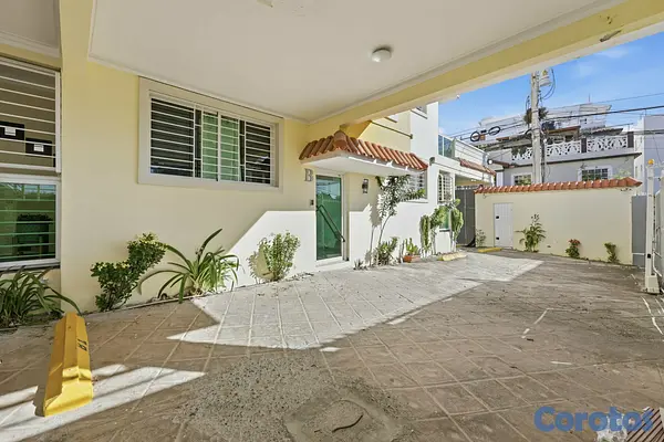 apartamentos - Apartamento 2do nivel con terraza en Venta – Brisa 9