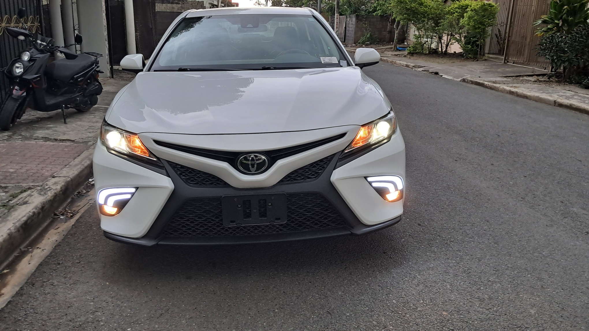 carros - Toyota camry SE Americano 2020, cámara de reversa, sensor de carretera, aros.
