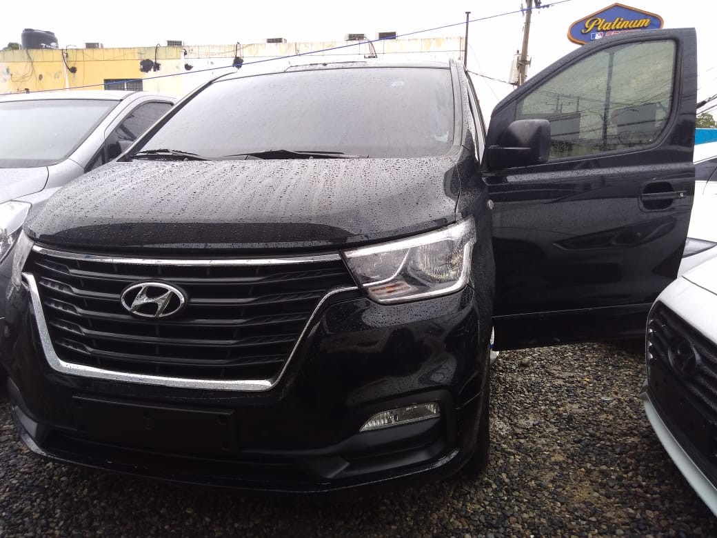 jeepetas y camionetas - HYUNDAI GRAND STAREX 2020 NEGRA 2