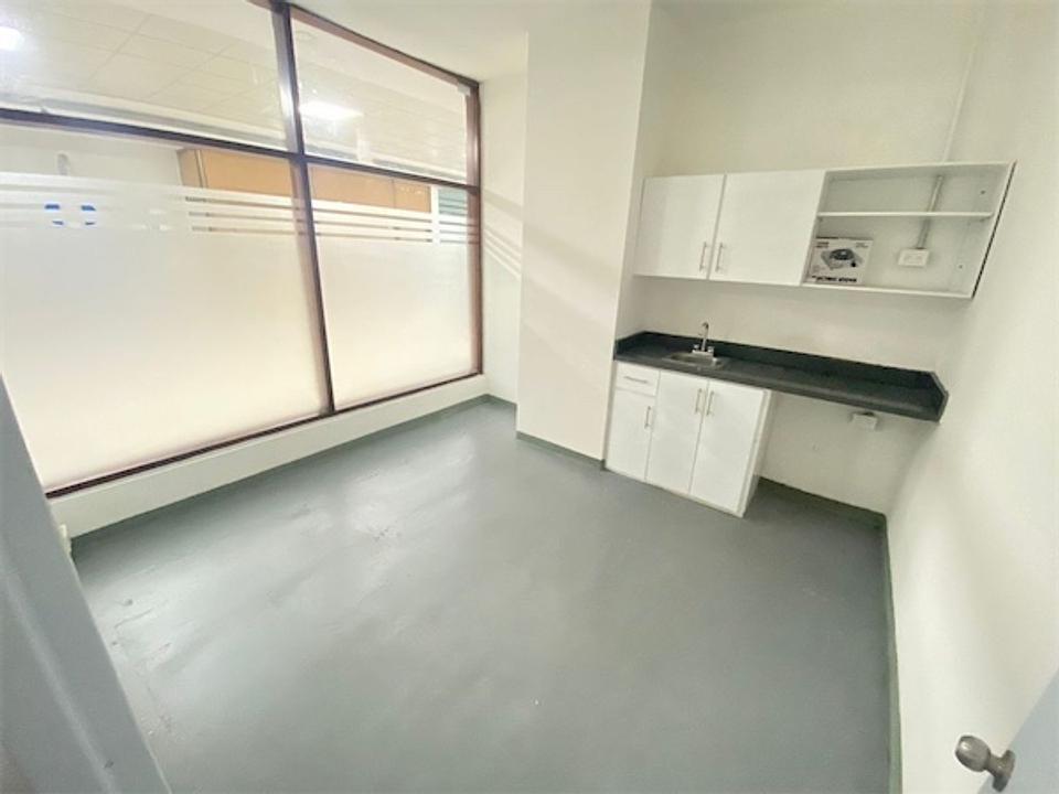 oficinas y locales comerciales - Local en naco 5