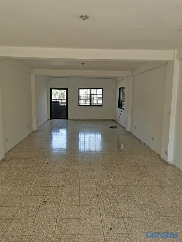 oficinas y locales comerciales - Local de 60 metros en Arroyo Hondo próximo a super 4