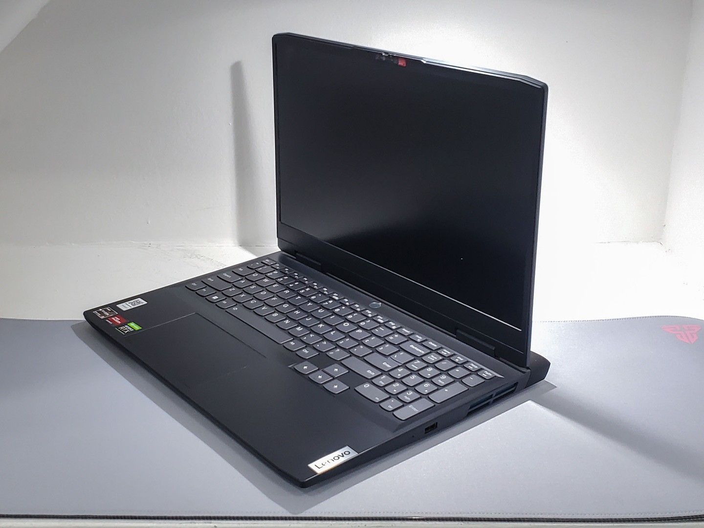 computadoras y laptops - Laptop Lenovo IdeaPad Gaming 3 15AR/AMD Ryzen7/16GB DDR5/512GB SSD NVME/RTX 4050 1