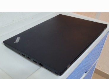 computadoras y laptops - Laptop lenovo T490 14 Pulg Core i5 8va Gen Ram 8gb ddr4 SSD Disco 512gb Wifi 2